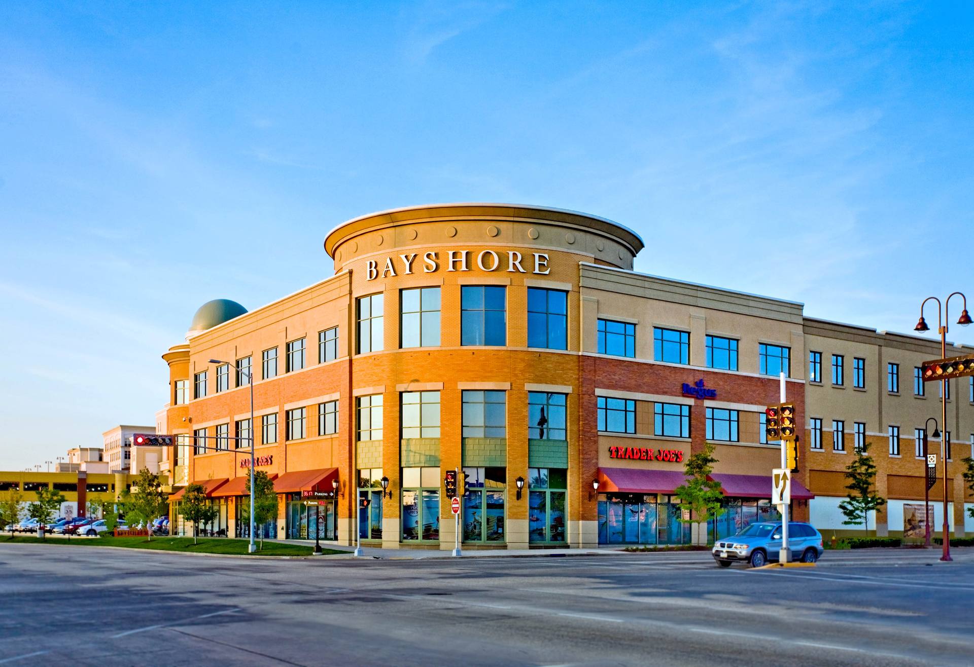 Glendale Wi Bayshore Town Center Retail Space Cypress Equities
